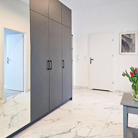 Visit Baltic - Platan Tower Grey Apartment Swinoujscie Exterior photo