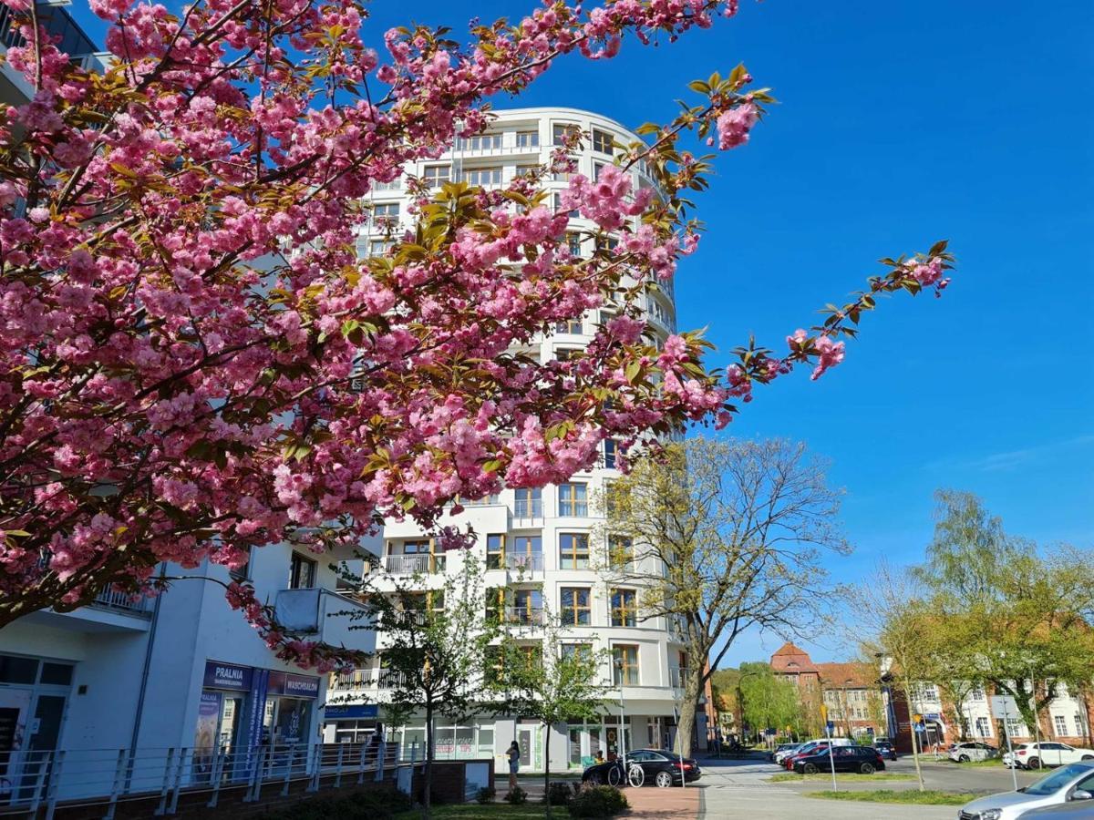 Visit Baltic - Platan Tower Grey Apartment Swinoujscie Exterior photo