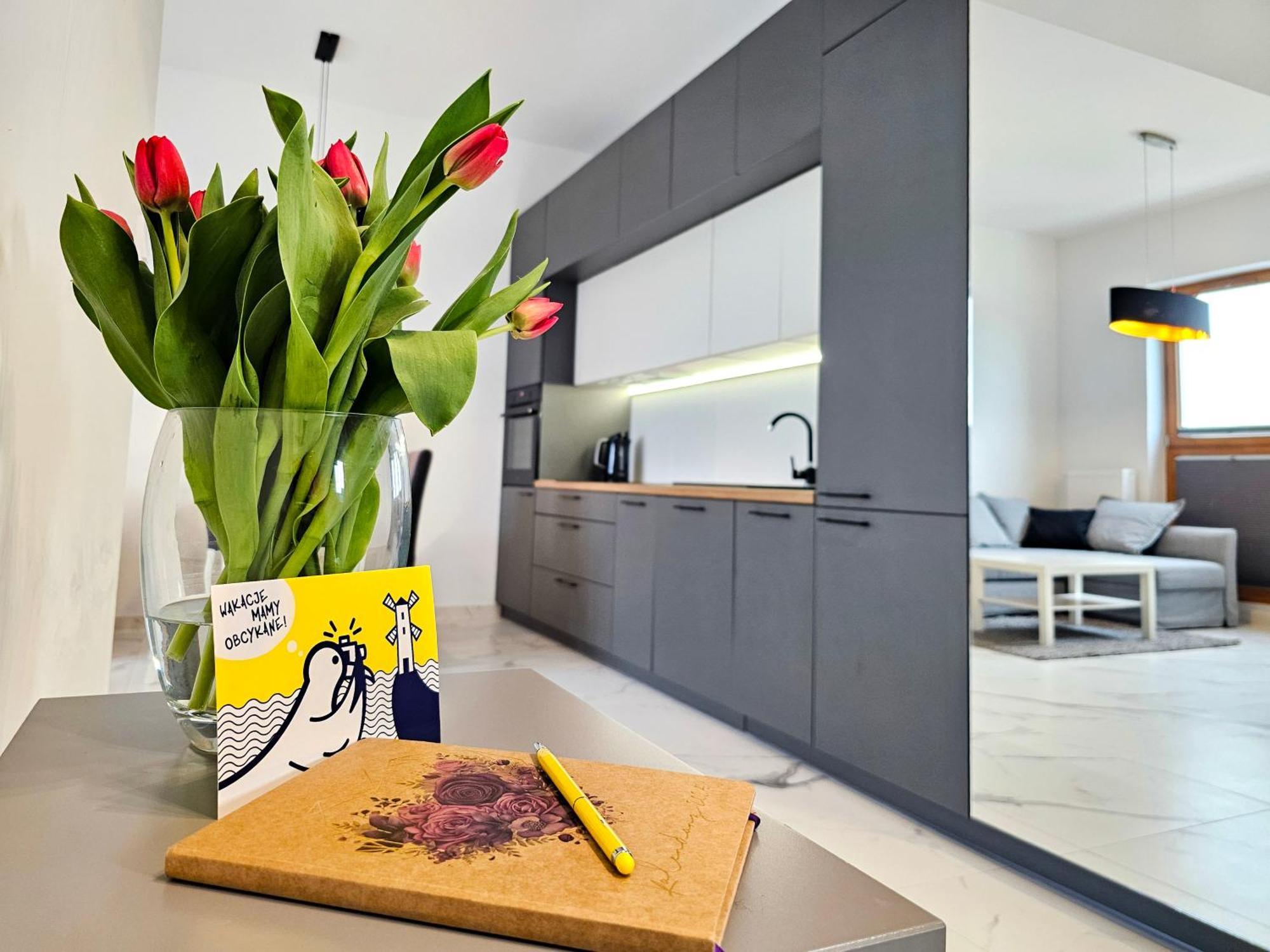 Visit Baltic - Platan Tower Grey Apartment Swinoujscie Exterior photo